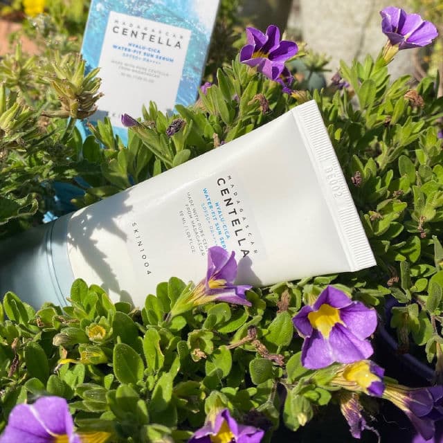 SKIN1004 Madagascar Centella Hyalu-Cica Water-Fit Sun Serum SPF50+ PA++++ review photo by Haruuchan