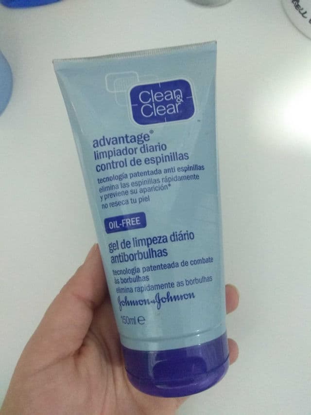 Clean & Clear Advantage Spot Control Daily Wash review photo by maritzadarita