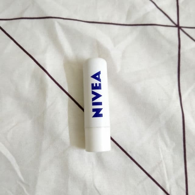 Nivea Med Repair Lip Balm review photo by 157min