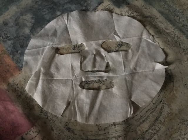 PURE SMILE Royal Jelly Essence Mask review photo by Moony3