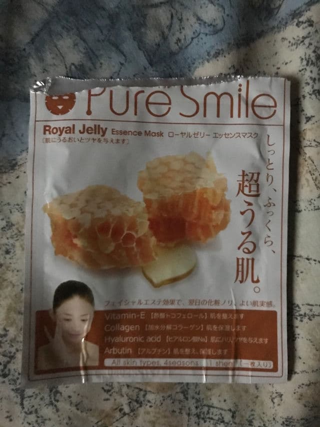 PURE SMILE Royal Jelly Essence Mask review photo by Moony3