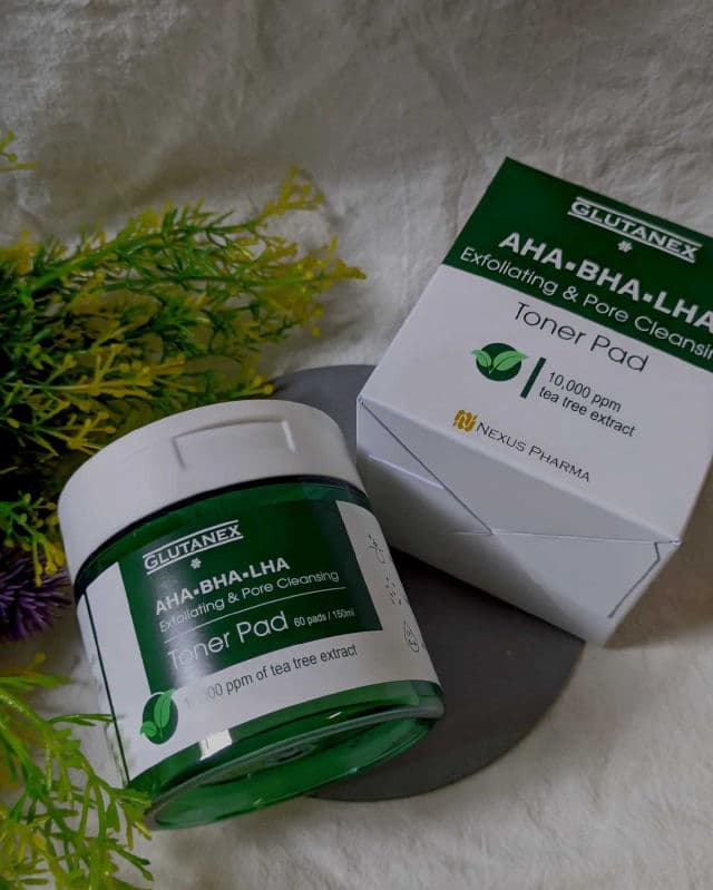 Glutanex AHA BHA LHA Toner Pad review photo by AnisaZulaika