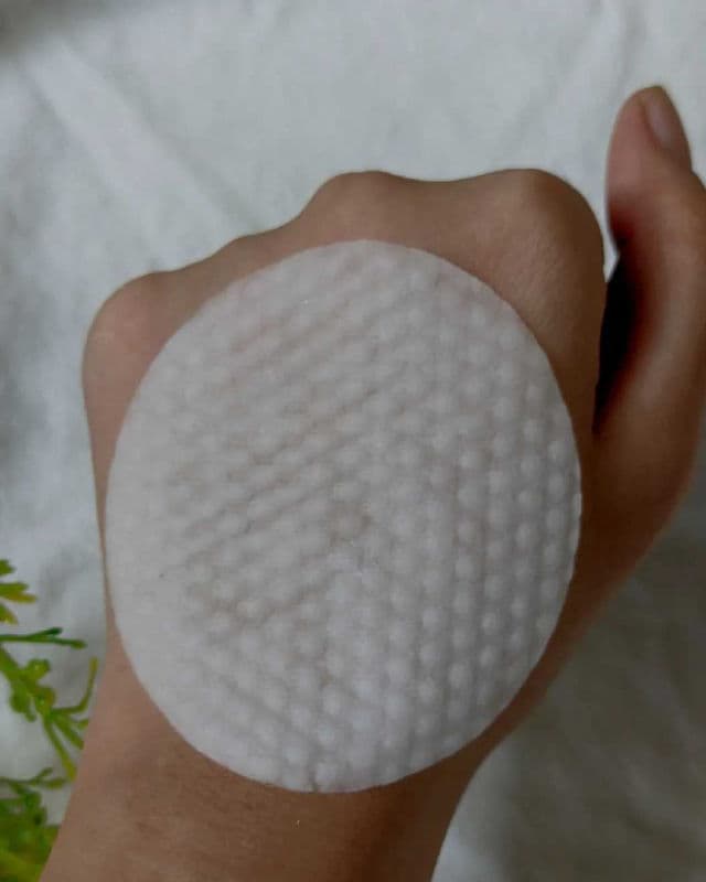 Glutanex AHA BHA LHA Toner Pad review photo by AnisaZulaika