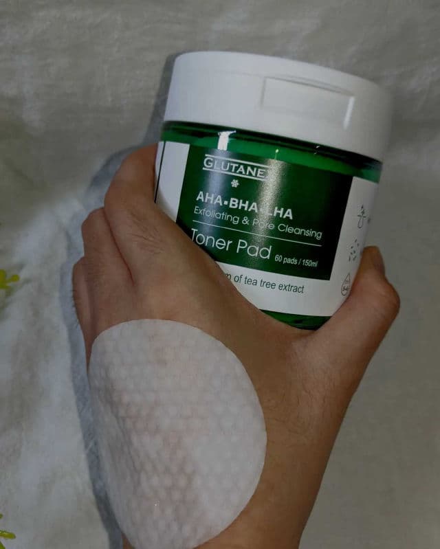 Glutanex AHA BHA LHA Toner Pad review photo by AnisaZulaika