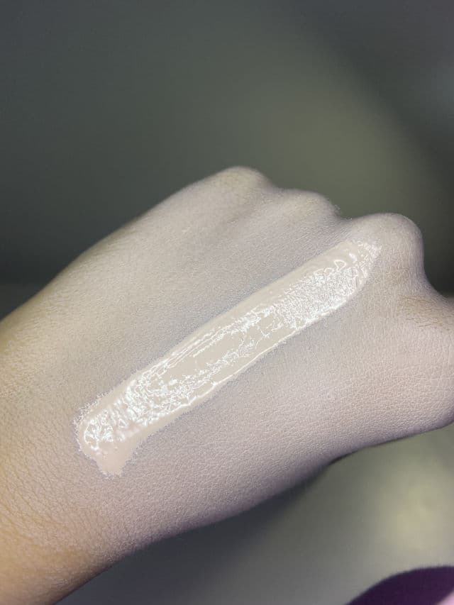 Revolution Beauty Makeup Revolution Conceal & Define Foundation review photo by MagdaG 