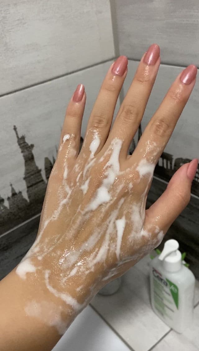 CeraVe Hydrating Cream-to-Foam Cleanser review photo by MagdaG 