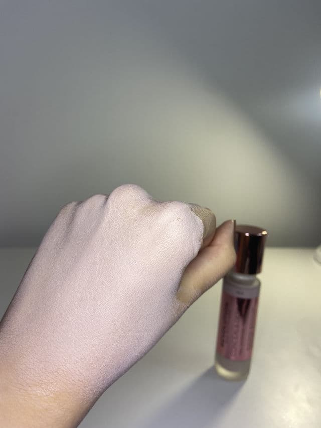 Revolution Beauty Makeup Revolution Conceal & Define Foundation review photo by MagdaG 