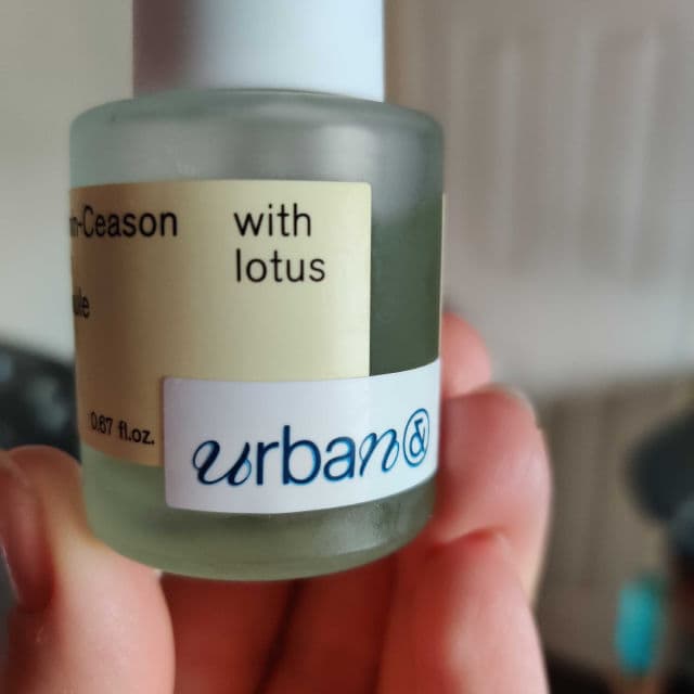 Urbanand Vitamin-Ceason Fresh Ampoule with Lotus review photo by HIBeauty