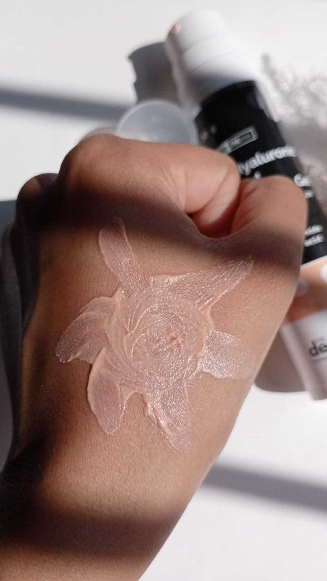 The Derma Co. 1% Hyaluronic Tinted Sunscreen Gel review photo by skincaresio