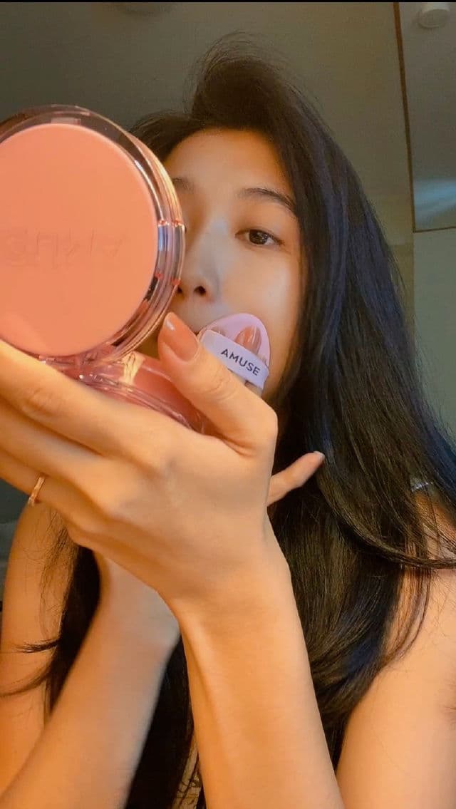 AMUSE Vegan Face All Palette review photo by Klinch