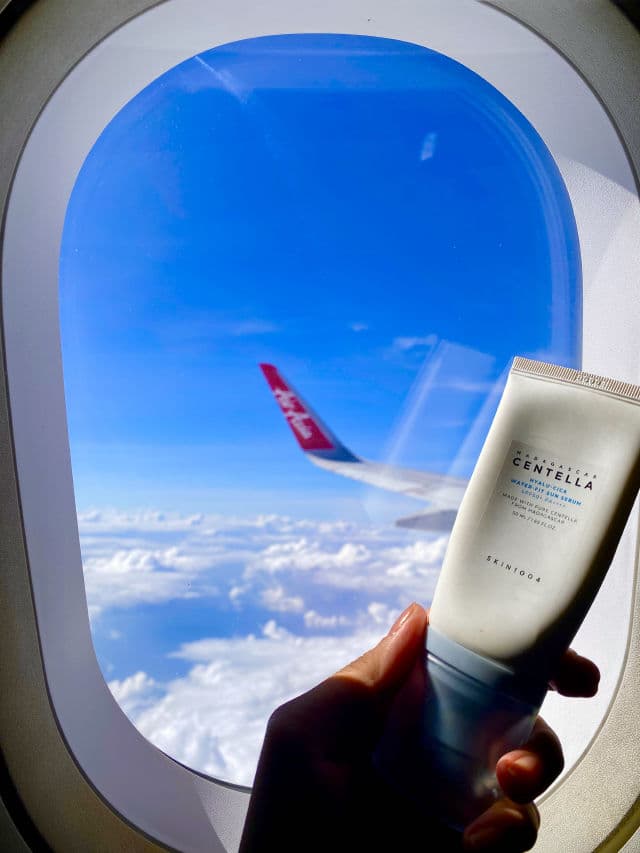 SKIN1004 Madagascar Centella Hyalu-Cica Water-Fit Sun Serum SPF50+ PA++++ review photo by Klinch