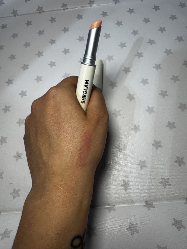 SHEGLAM Nourishing Lip Balm 02 Pink review photo by Isabelladiaz