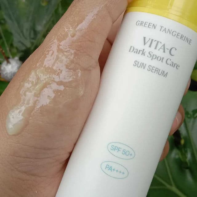 GOODAL Green Tangerine Vita C Dark Spot Care Sun Serum SPF 50+ PA++++  review photo by diffidentdreamer