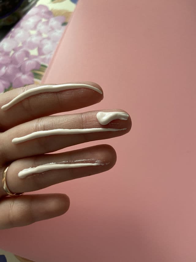 ELIZAVECCA Milky Piggy Sun Cream SPF50+ PA+++ review photo by aleksandrrar