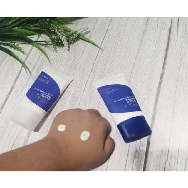 ISNTREE Hyaluronic Acid Natural Sun Cream SPF50+ PA++++ review photo by Whitepaperboat