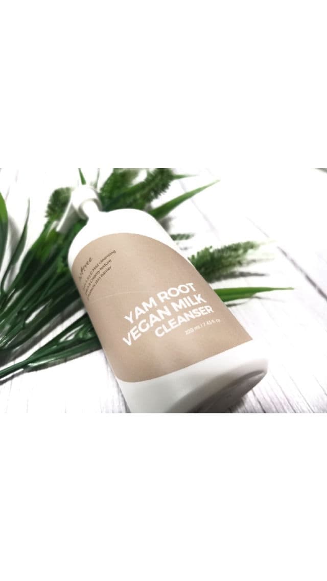 ISNTREE Yam Root Vegan Milk Cleanser review photo by Whitepaperboat