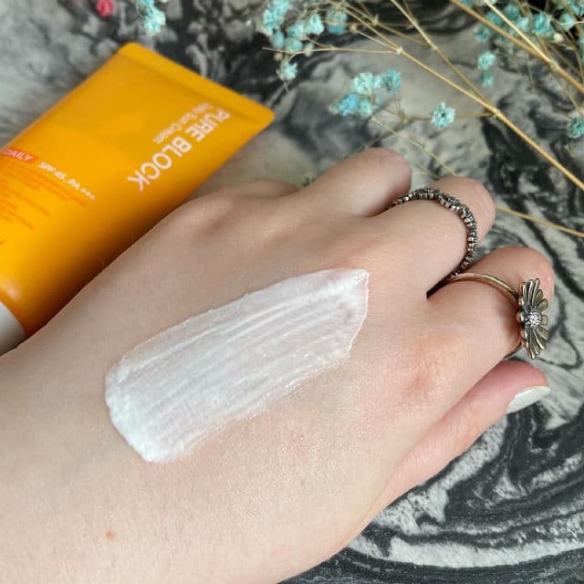 A'pieu Pure Block Natural Daily Sun Cream SPF45 PA+++ review photo by nikaborsch