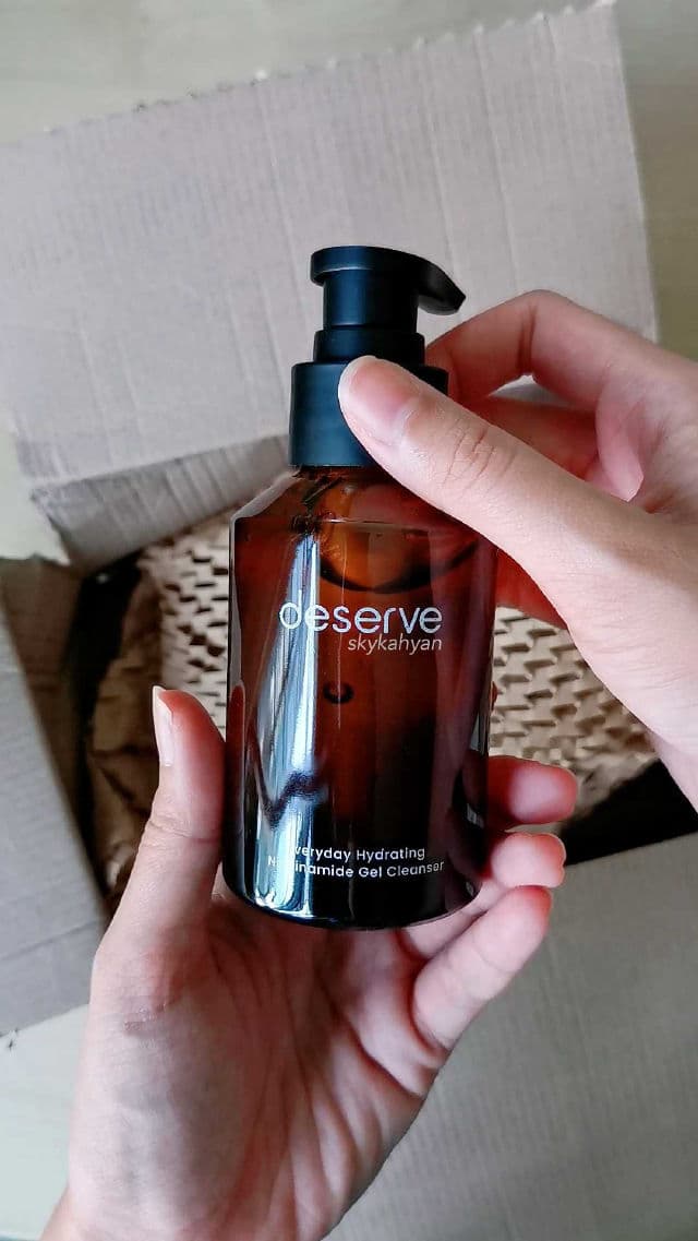 deserve Everyday Hydrating Niacinamide Gel Cleanser review photo by skykahyan