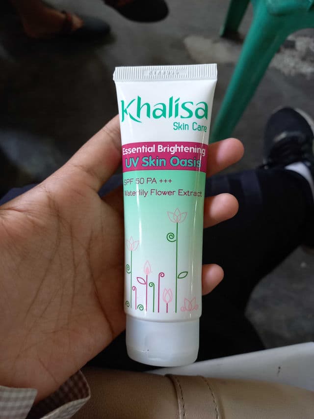 Khalisa Essential Brightening UV Skin Oasis SPF 50 PA +++ review photo by anjournalskin