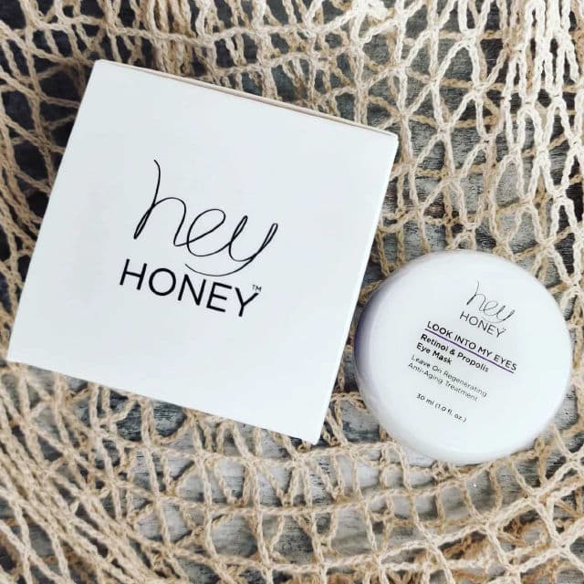 Hey Honey Look Into My Eyes - Retinol & Propolis Eye Mask review photo by Theresearchingbeauty