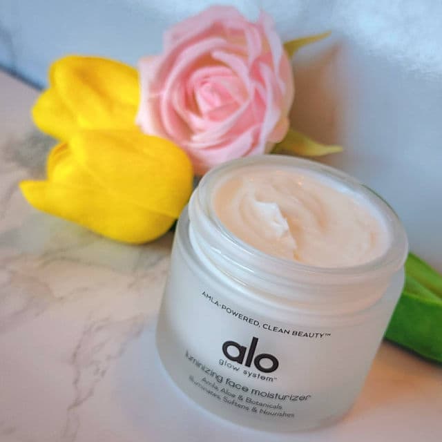 Alo Yoga Luminizing Face Moisturizer review photo by Researching4Beauty