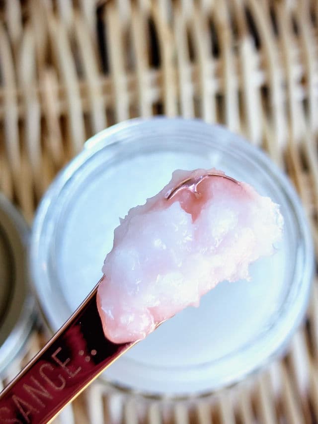 The Skinny Pure Beauty Coconut Oil review photo by Researching4Beauty