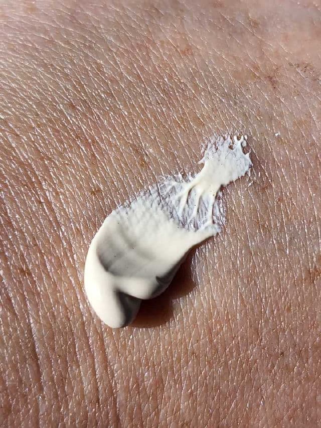 Juice Beauty Blemish Clearing Collection SPF 30 Oil-Free Moisturizer review photo by Researching4Beauty