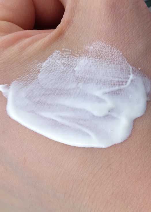 Glow Recipe Watermelon Glow Niacinamide Sunscreen SPF 50 review photo by Researching4Beauty