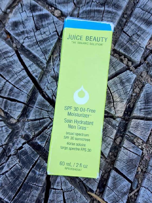Juice Beauty Blemish Clearing Collection SPF 30 Oil-Free Moisturizer review photo by Researching4Beauty