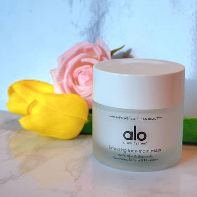 Alo Yoga Luminizing Face Moisturizer review photo by Researching4Beauty