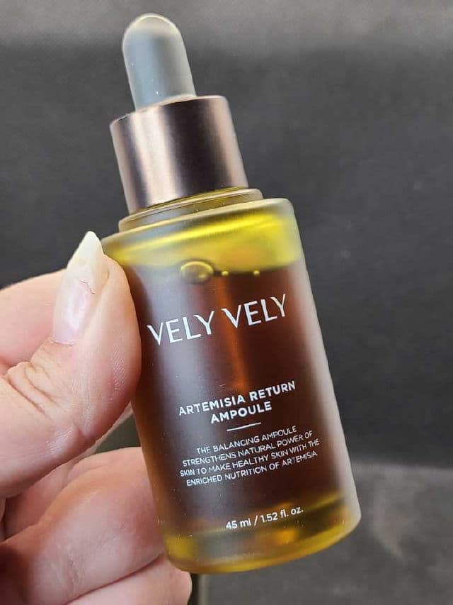 Vely Vely Artemisia Return Ampoule review photo by Researching4Beauty