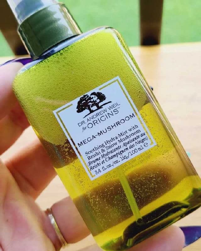 Origins Dr. Andrew Weil for Origins Mega-Mushroom Soothing Hydra-Mist with Reishi & Snow Mushroom review photo by Researching4Beauty