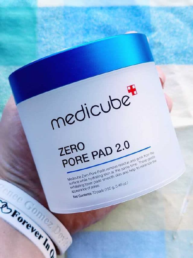 Medicube Zero Pore Pad 2.0 review photo by Researching4Beauty