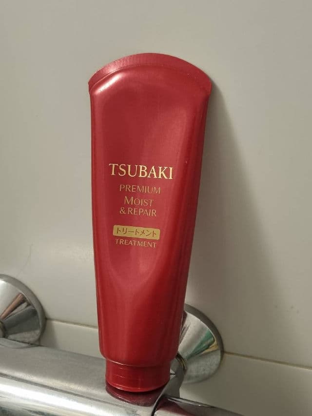Shiseido Tsubaki Premium Moist & Repair Conditioner review photo by glowandsunshine