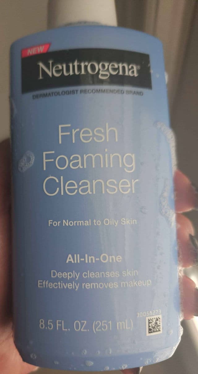Neutrogena Canada Fresh Foaming Cleanser review photo by RaeReviews