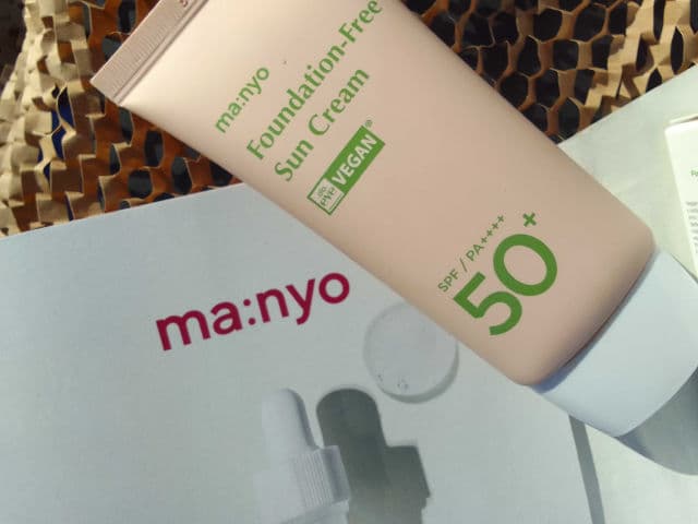 manyo Foundation-Free Sun Cream SPF50+ PA++++ review photo by Bichthomdua