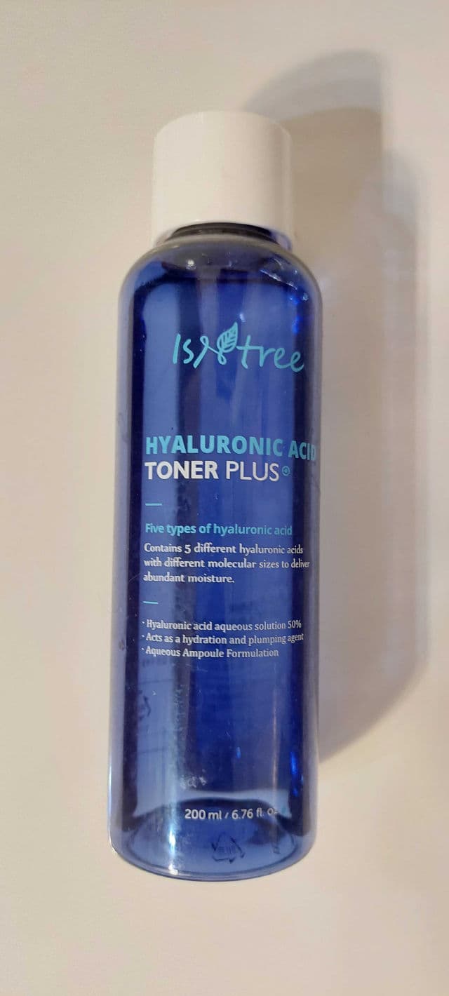 ISNTREE Ultra Low Molecular Hyaluronic Acid Toner review photo by Ikkikorea