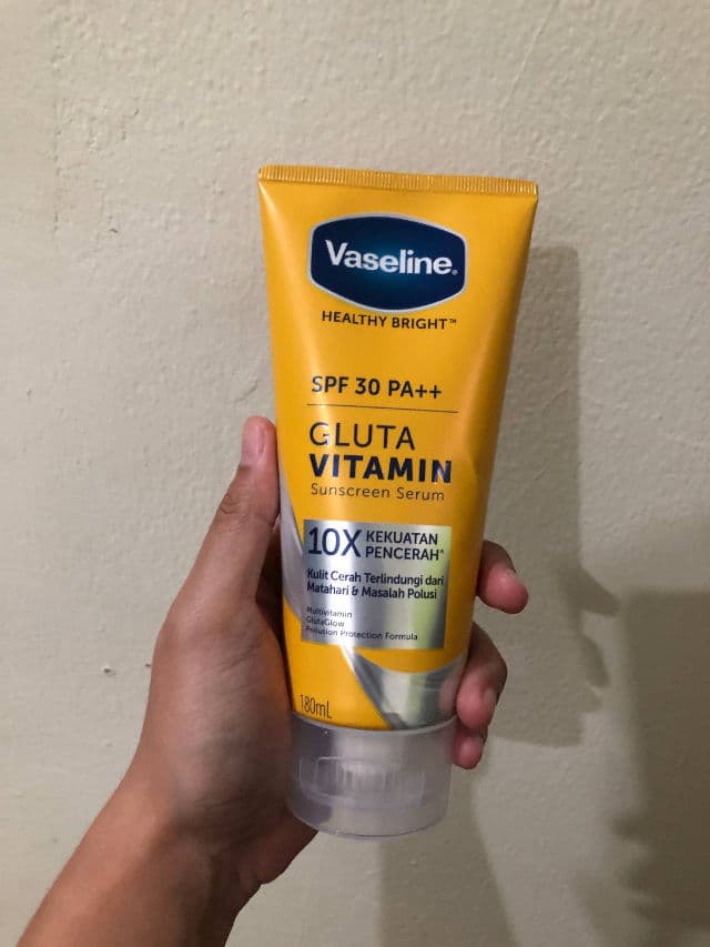 Vaseline Healthy Bright SPF30 PA++ Gluta Vitamin Sunscreen Serum review photo by indahfitriani