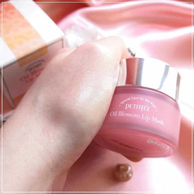 Petitfee Oil Blossom Lip Mask - Camelia Seed Oil review photo by TanyaKbeauty