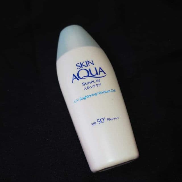 Sunplay Skin Aqua UV Brightening Moisture Gel SPF 50+ PA++++ review photo by Yaniemirawk