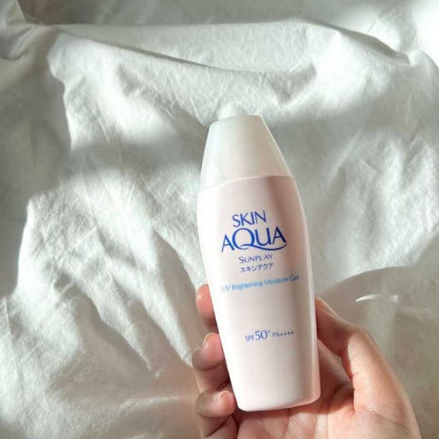 Sunplay Skin Aqua UV Brightening Moisture Gel SPF 50+ PA++++ review photo by Yaniemirawk