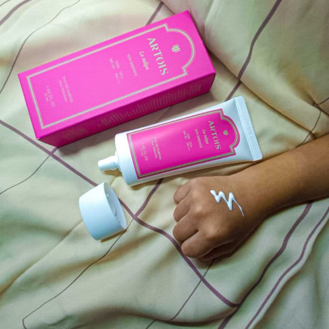 ARTOIS La Tulipe Sun Essence SPF50+ PA++++ review photo by Yaniemirawk