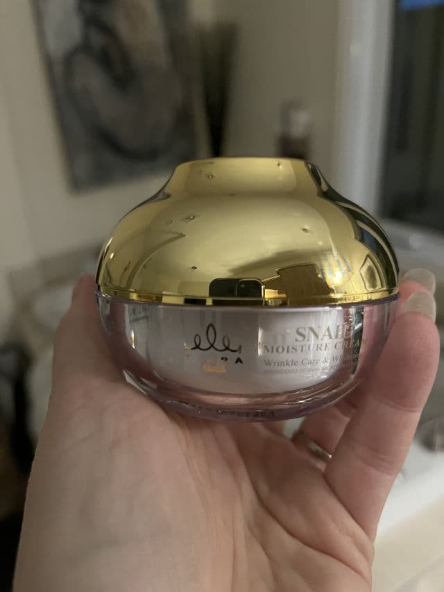 Tiara Gold Multi Premium Snail Moisture Cream review photo by ManonM