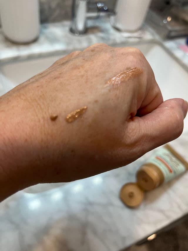 Garnier SkinActive Oil-Free BB Cream SPF 25 review photo by ManonM