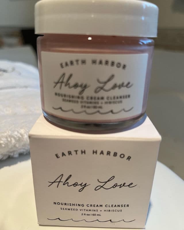 Earth Harbor Naturals Ahoy Love Nourishing Cream Cleanser review photo by ManonM