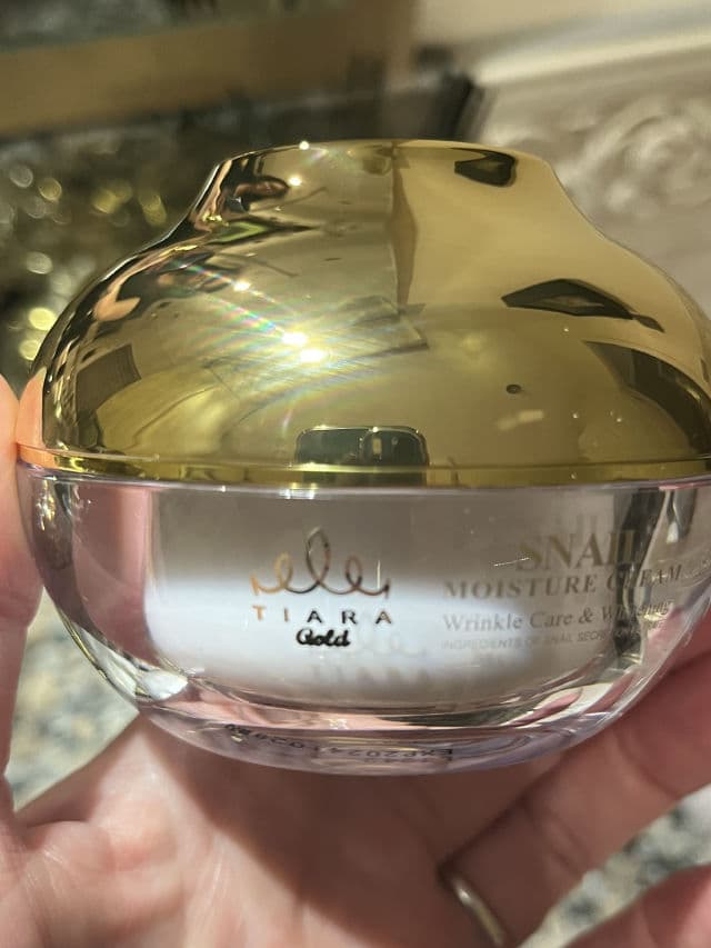 Tiara Gold Multi Premium Snail Moisture Cream review photo by ManonM
