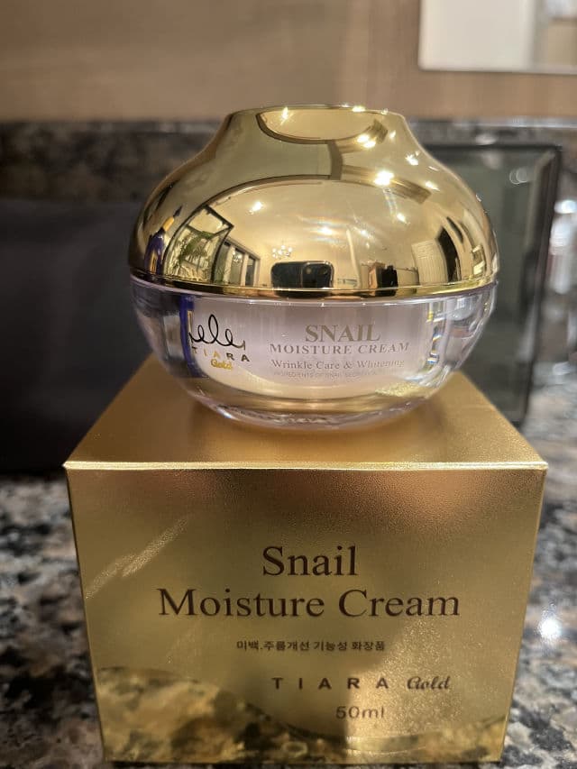 Tiara Gold Multi Premium Snail Moisture Cream review photo by ManonM