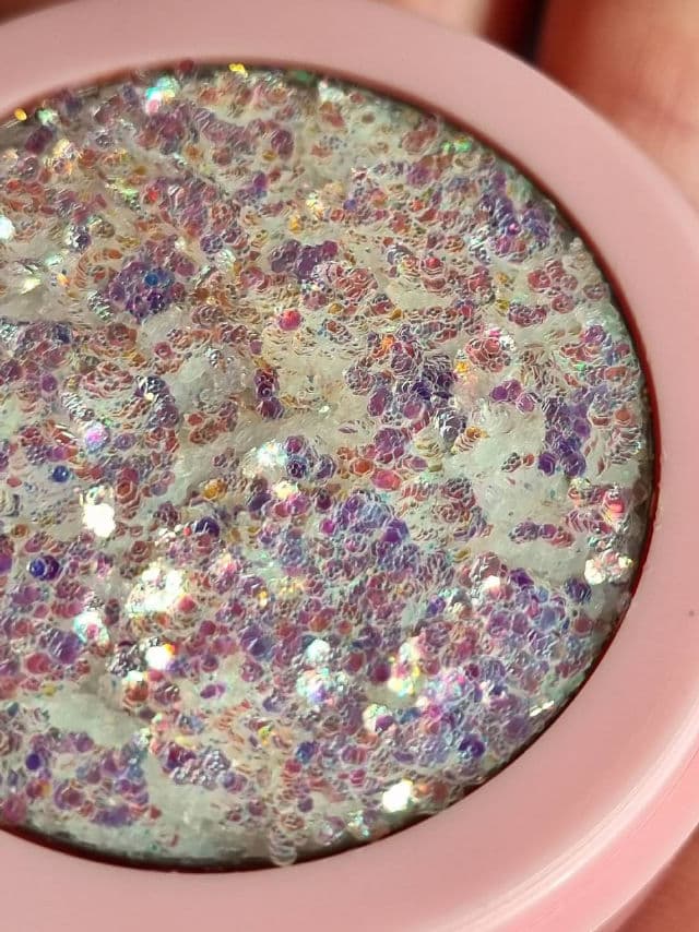 Rival loves me Cherry Bloom Crystal Eyeshadow Topper review photo by glowandsunshine