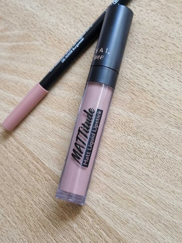 Rival loves me Mattitude Lip Kit 01 Simplicity review photo by glowandsunshine