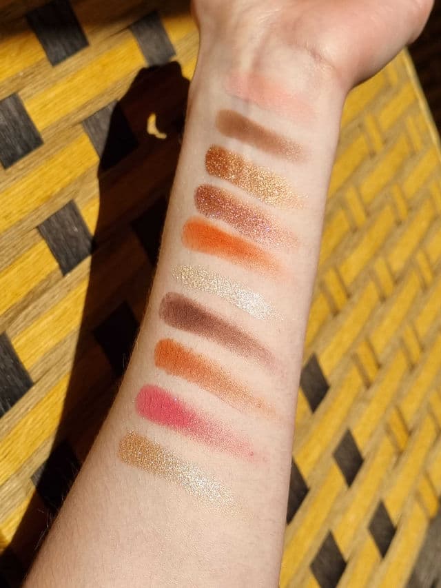 BH Cosmetics Hangin' in Hawaii Eyeshadow Palette review photo by glowandsunshine